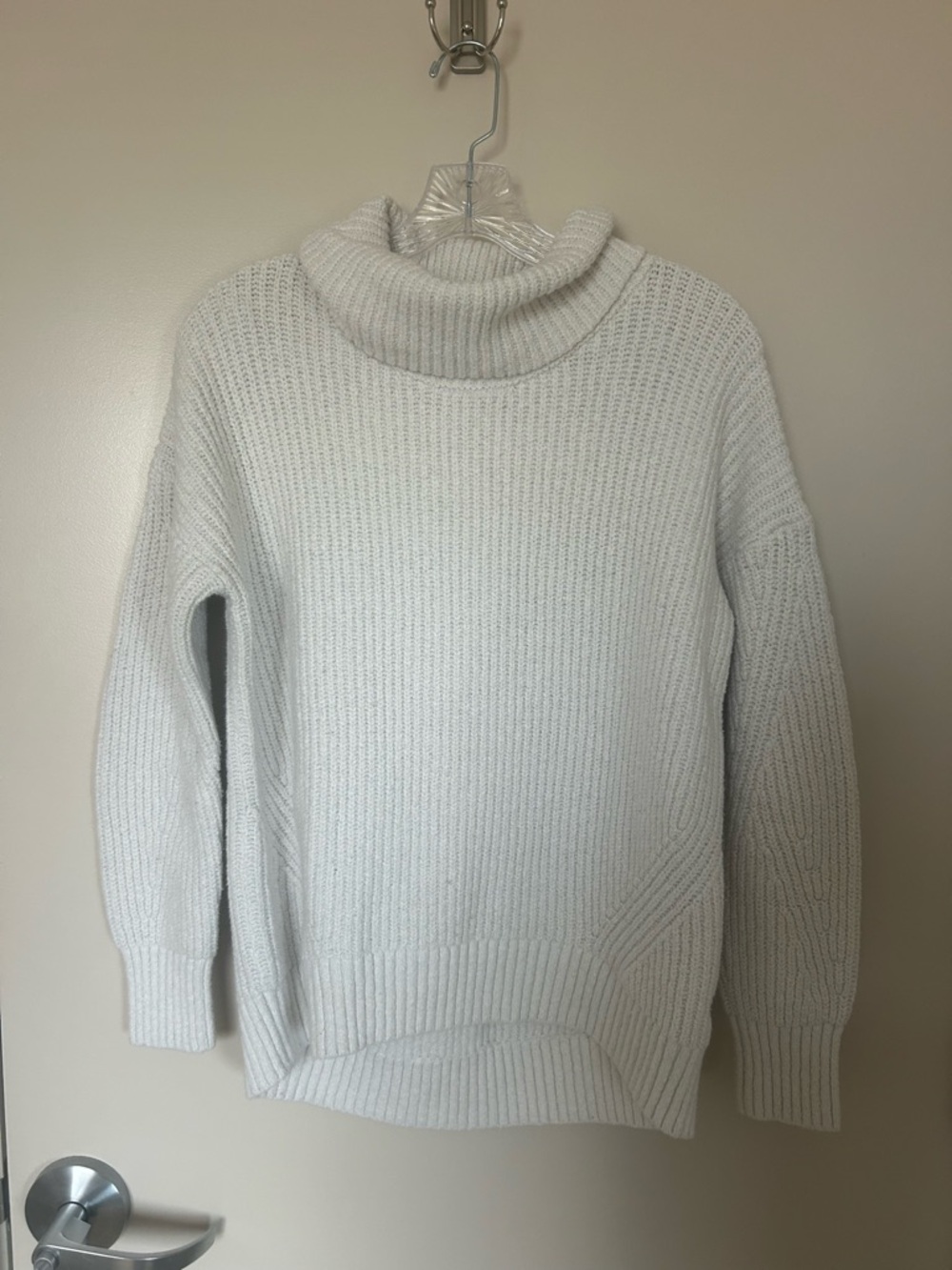 Old Navy Ivory Chunky Turtleneck Sweater